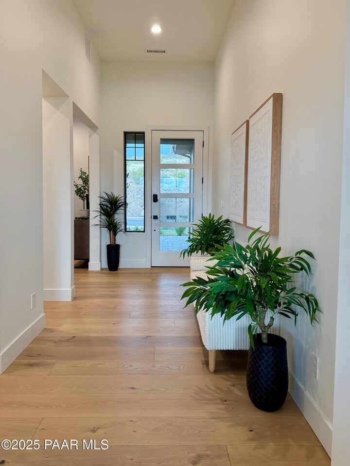 Property Photo: 1183 Irwin Way AZ 86301