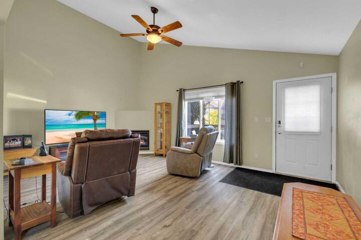 Property Photo: 3621 51 Avenue B AB T4N 4G3