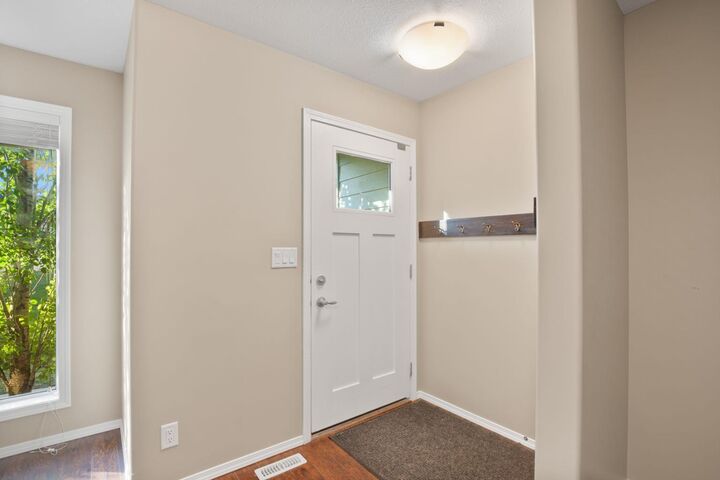 Property Photo: 339 Viscount Drive 1104 AB T4R 0S2