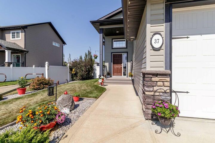 Property Photo: 37 Churchill AB T4M 0B6