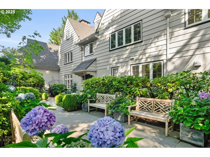 Property Photo: 3415 SW Brentwood Dr OR 97201