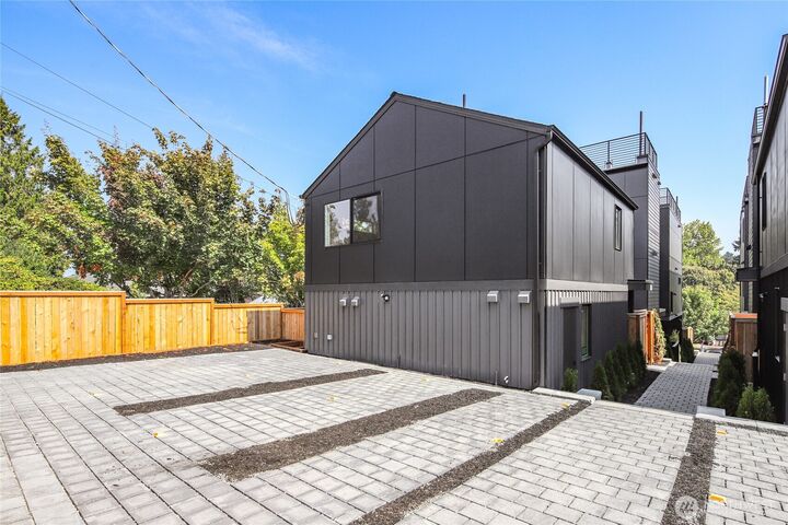 Property Photo:  1807 SW Elmgrove Street  WA 98106 