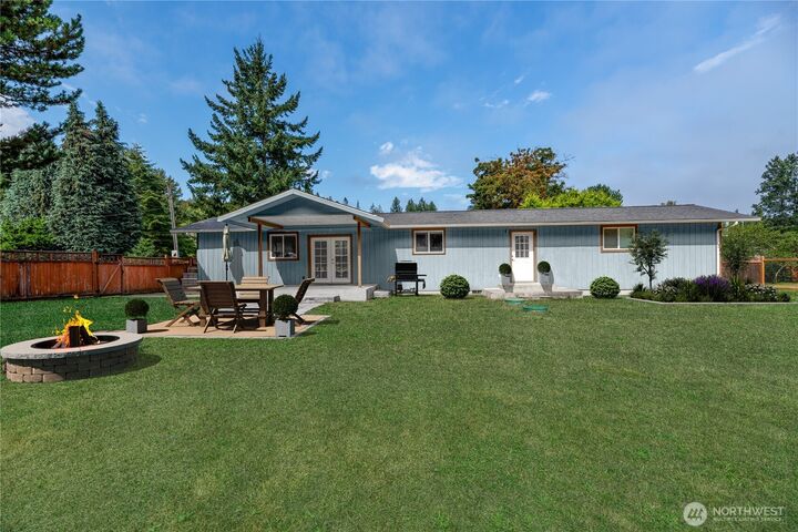 Property Photo:  33 S Maple Lane  WA 98362 