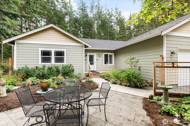 125  Parker Woods Lane  Coupeville WA 98239 photo