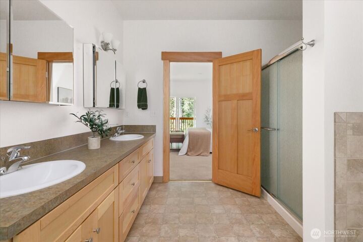 125  Parker Woods Lane  Coupeville WA 98239 photo