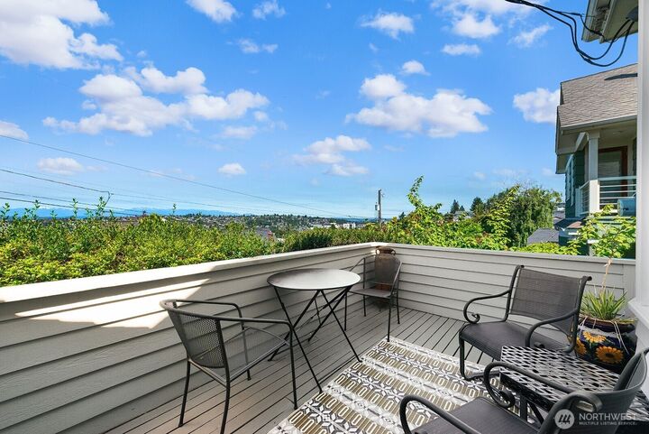 Property Photo: 1816 9th Avenue W WA 98119