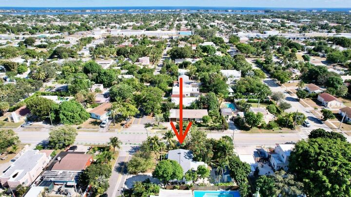 Property Photo: 802 Lytle Street Unit 2 FL 33405