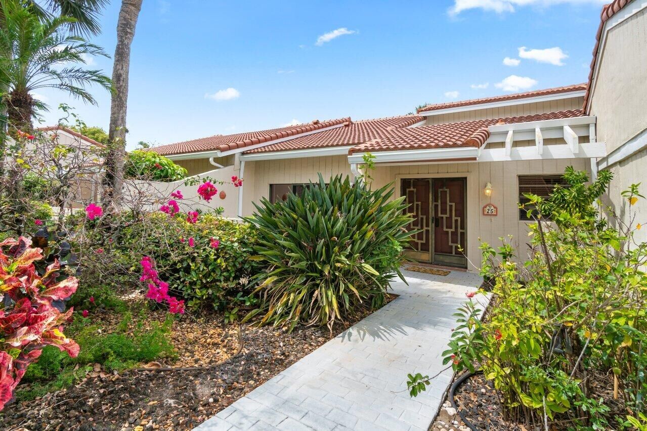 Property Photo:  25 Glens Drive W  FL 33436 