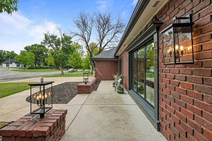 Property Photo:  7960 E Dublin Ct  KS 67206 