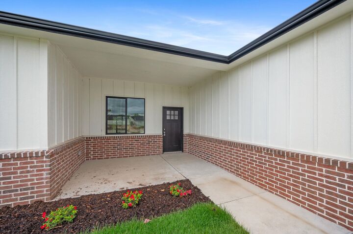 Property Photo: 501 E Elmwood St KS 67147
