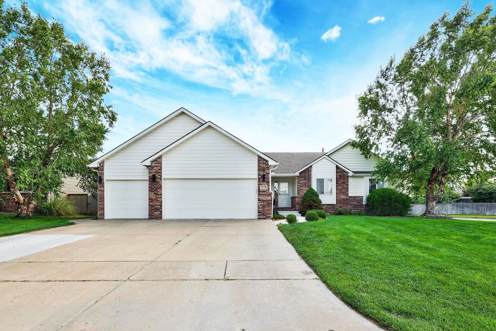 Property Photo: 1358 N Aksarben Ct KS 67235