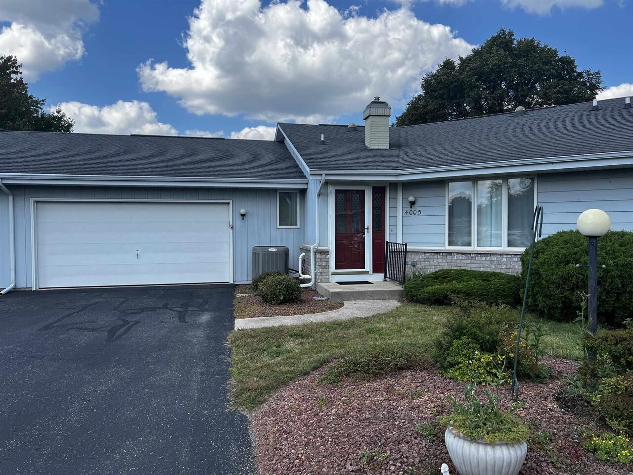 Property Photo:  4005 Mackinac Drive  WI 53546 