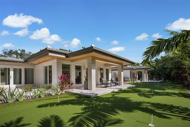 Property Photo:  4144 Pinta Ct  FL 33146 