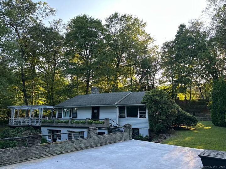 Property Photo:  5 Old Orchard Road  CT 06002 