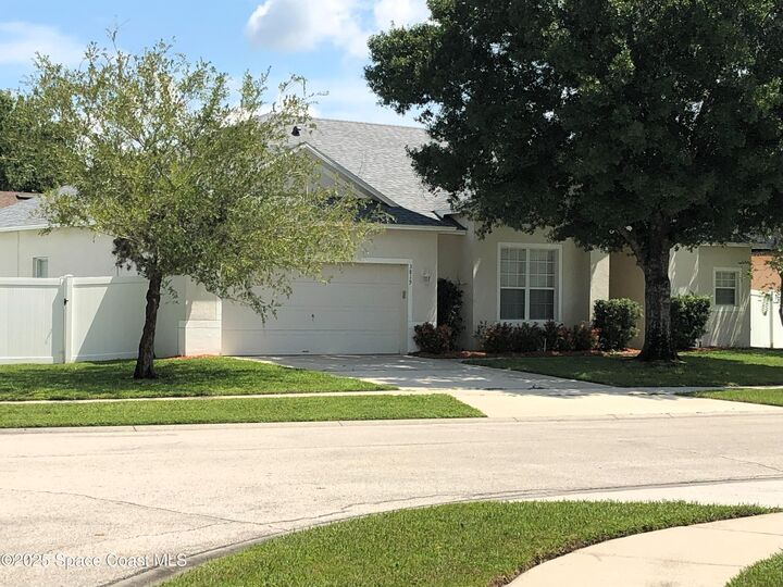 Property Photo:  3819 Wood Thrush Drive  FL 34744 