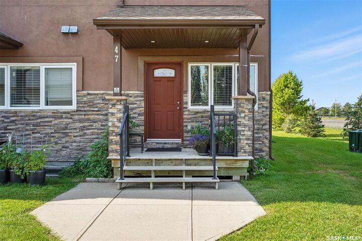 Property Photo: 1703 Patrick Crescent 47 SK S7W 0L6