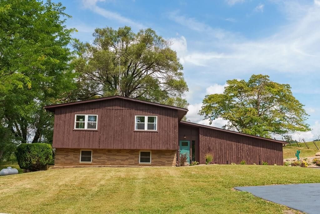Property Photo: 623 Rocky Road OH 45601