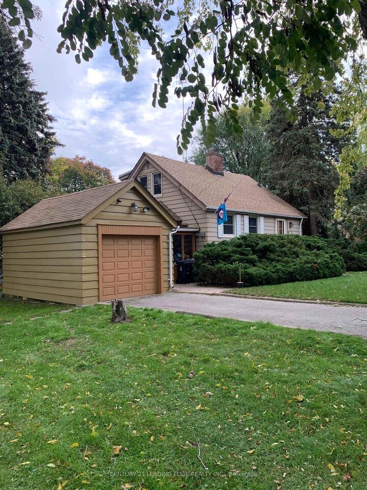 Property Photo:  58 Pine Ridge Drive  ON M1M 2X7 