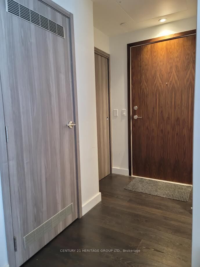 Property Photo: 85 McMahon Drive 1107 ON M2K 0H1