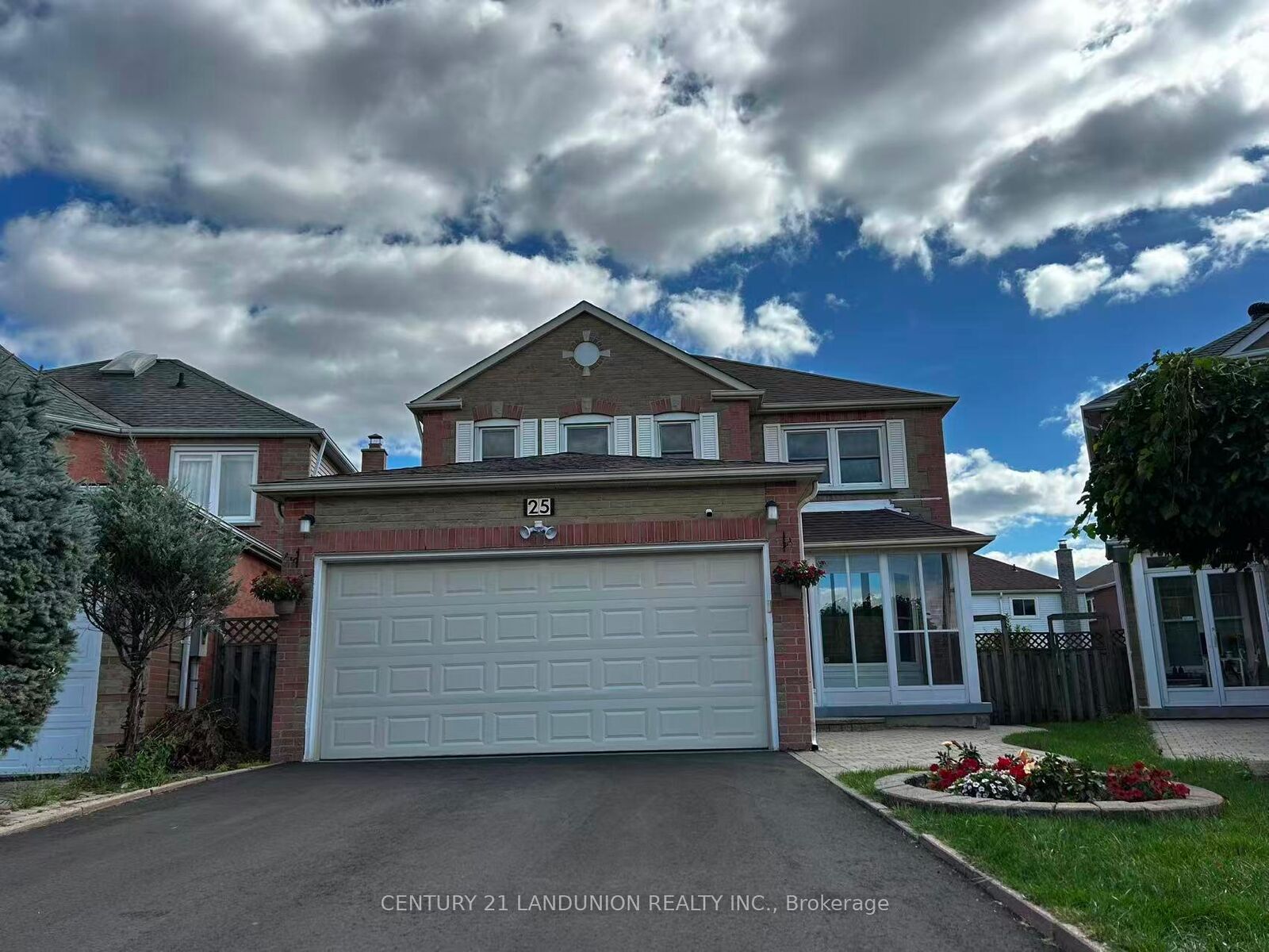 Property Photo:  25 Bemerton Court  ON M1V 4P9 