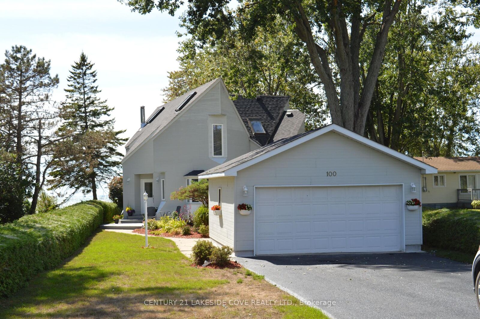 Property Photo:  100 Lake Avenue  ON L0K 1B0 