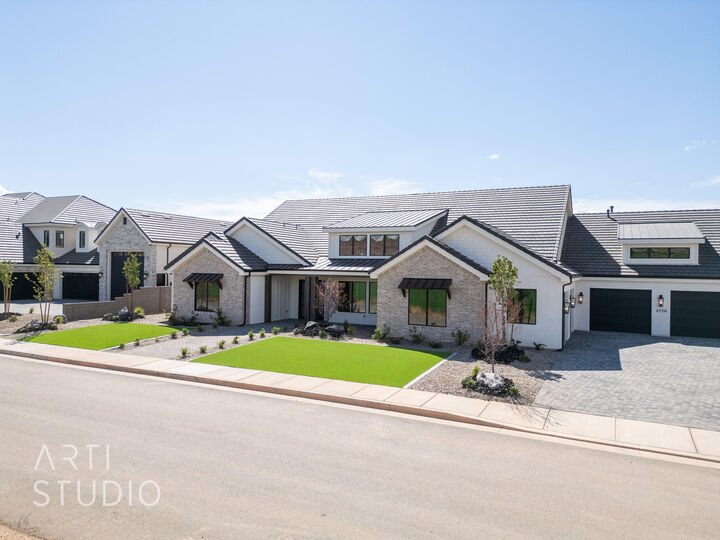 Property Photo:  2726 S 240 W  UT 84780 