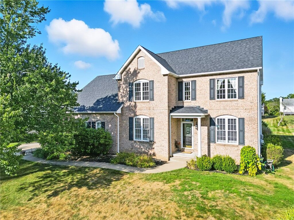 Property Photo:  1055 S Lake Drive  PA 15044 