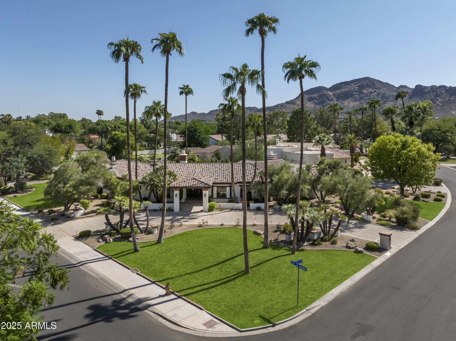 Property Photo:  8901 N 58th Place  AZ 85253 