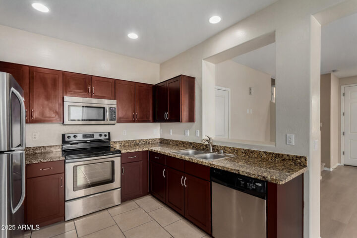 Property Photo:  84 E Palomino Drive  AZ 85296 