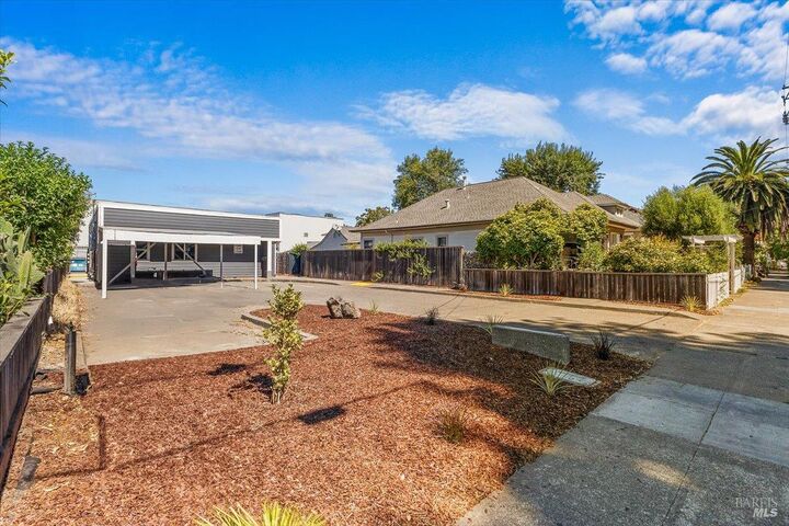 1045 1049 3rd Street  Santa Rosa CA 95404 photo