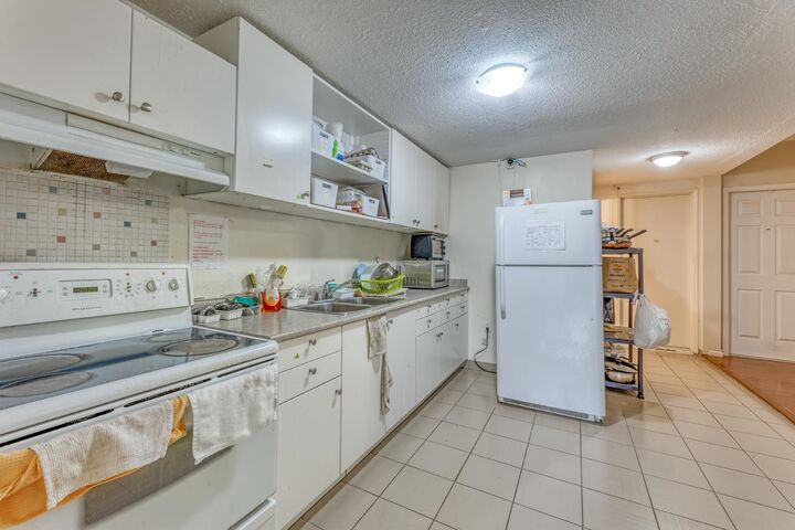 Property Photo: 3302 E 5th Avenue BC V5M 1P4
