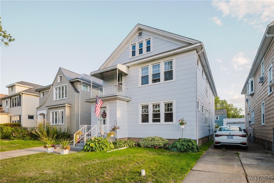 Property Photo:  46 Pullman Avenue  NY 14217 