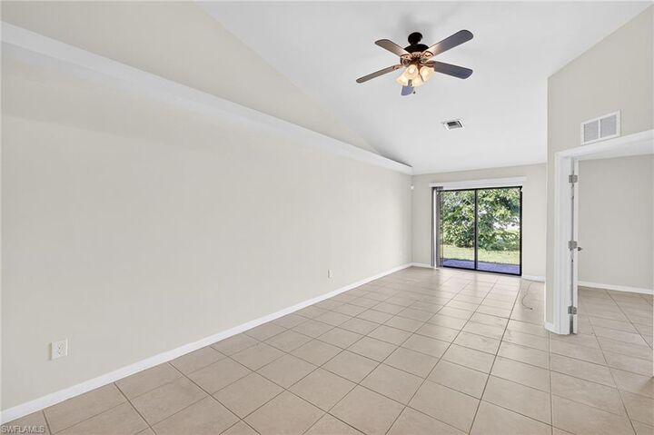 Property Photo:  906/908 SE 6th Ct  FL 33990 