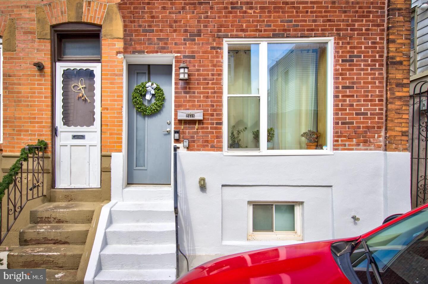 Property Photo:  2408 S Darien Street  PA 19148 