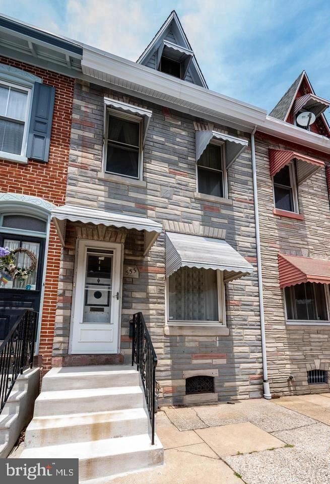 Property Photo:  533 Windsor Street  PA 19601 