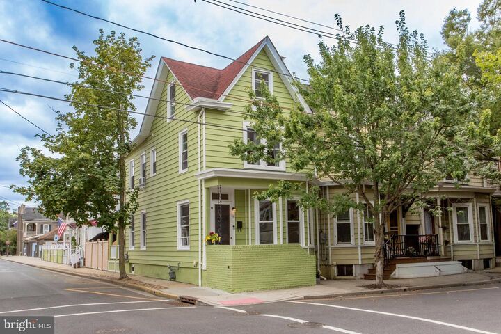 31 Buttonwood Street  Lambertville NJ 08530 photo