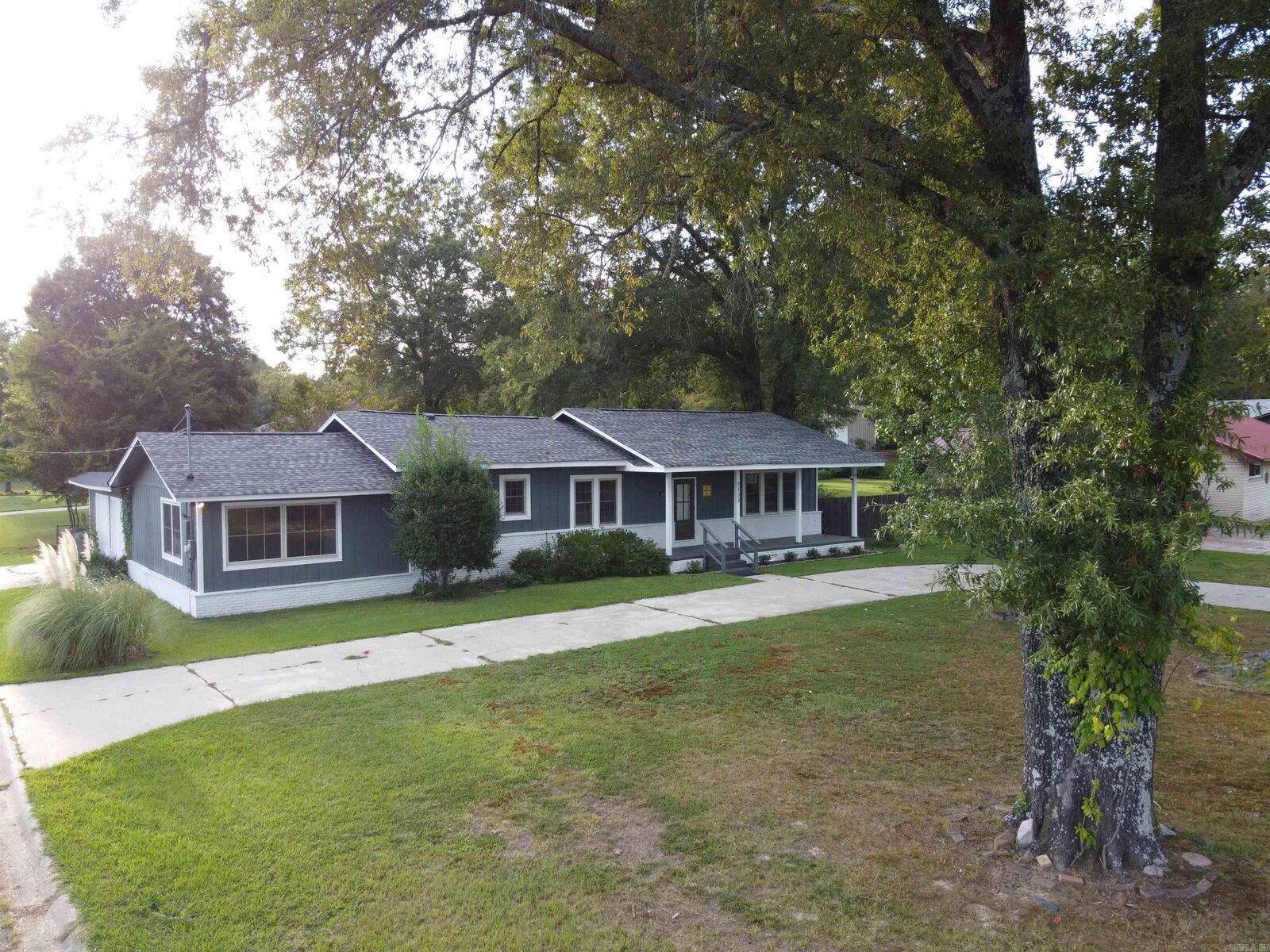 Property Photo: 1123 Burchwood Bay Road AR 71913