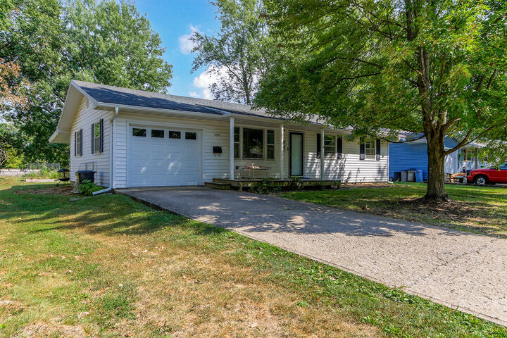 Property Photo:  200 Reed St  MO 65240 