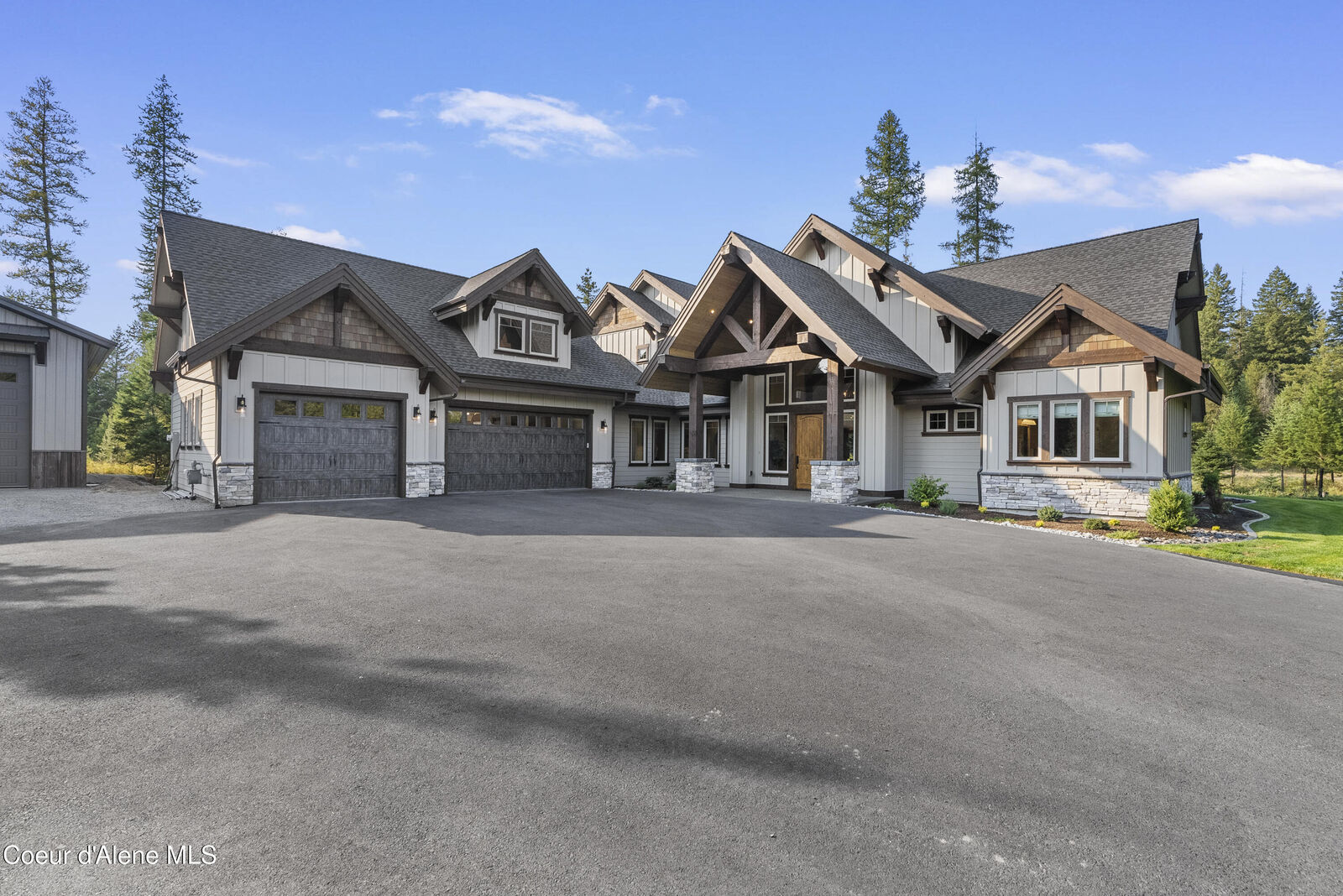 Property Photo: 1159 E Amulet Cir ID 83858