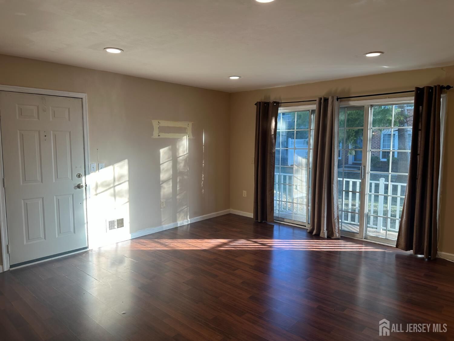 Property Photo:  480 Witney Court  NJ 08902 