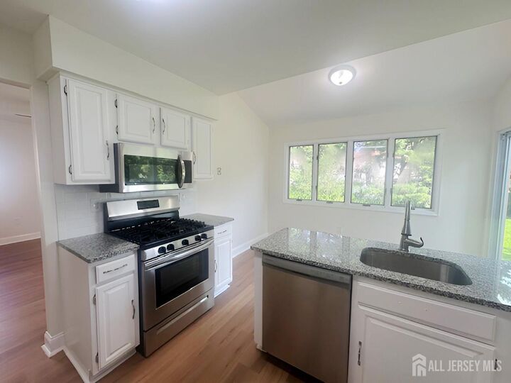 Property Photo:  24 Pullman Loop  NJ 08810 