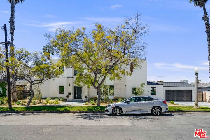 Property Photo:  1737 Warnall Ave  CA 90024 