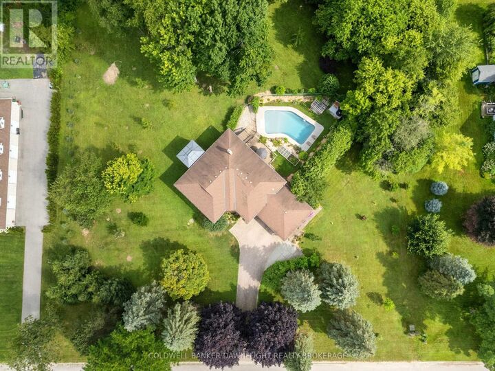 Photo de la propriété:  16 Lansdowne Park Crescent  ON N0L 1R0 