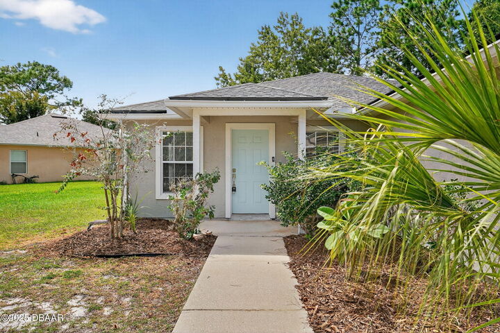 Property Photo: 5 Promenade Place FL 32164
