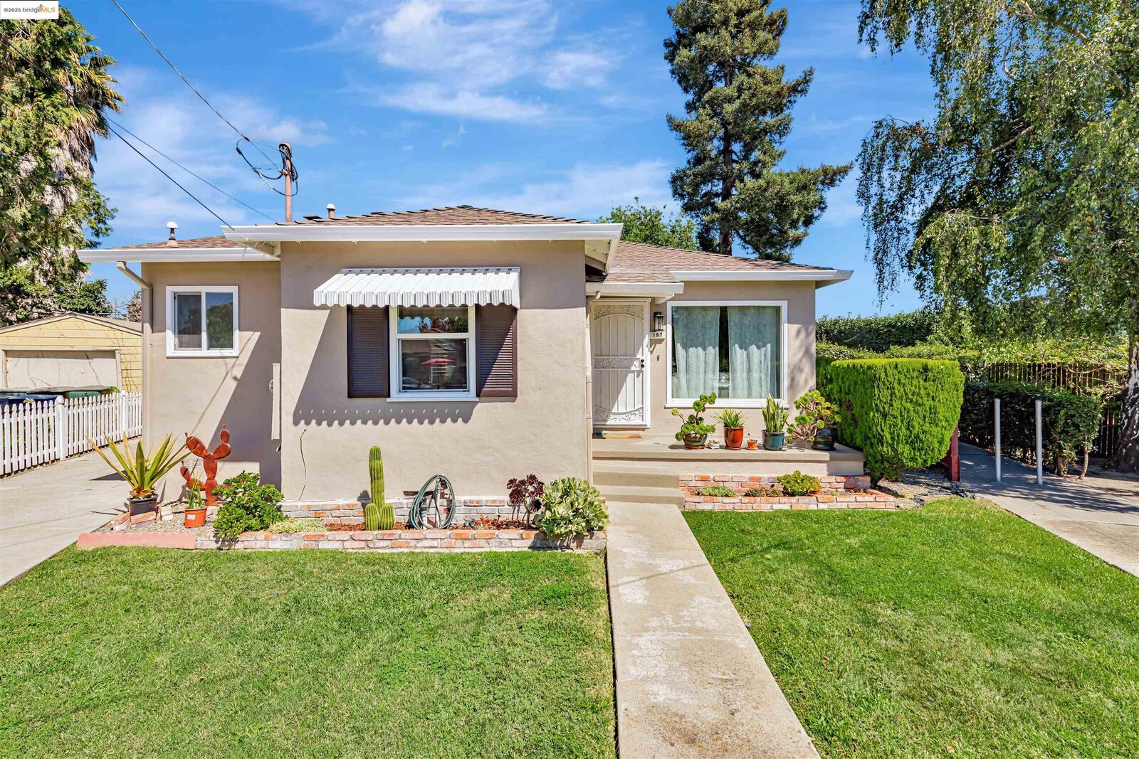 Property Photo:  197 Georgia Way  CA 94577 