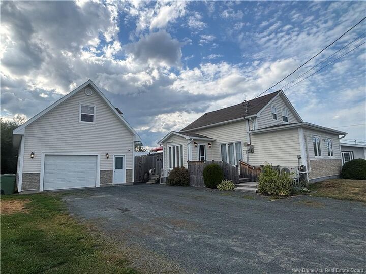 Property Photo: 676 Rue Principale NB E8K 2Y1