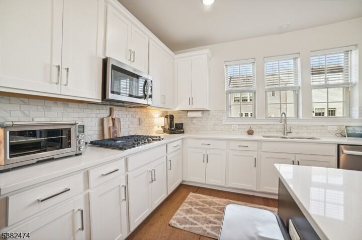 Property Photo:  6 Lilac Dr  NJ 07059 