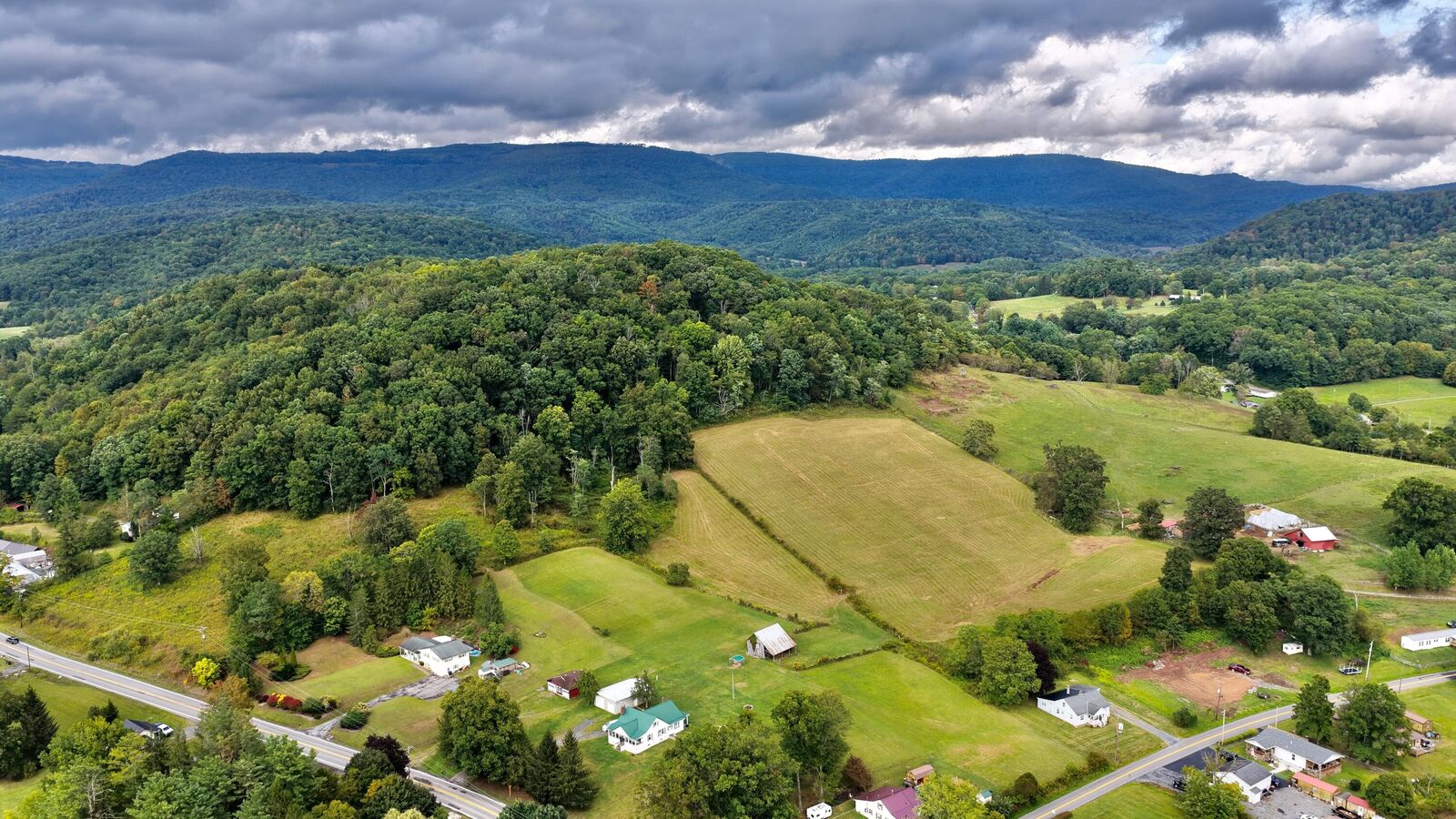Property Photo: 12579 W Midland Trl WV 24931