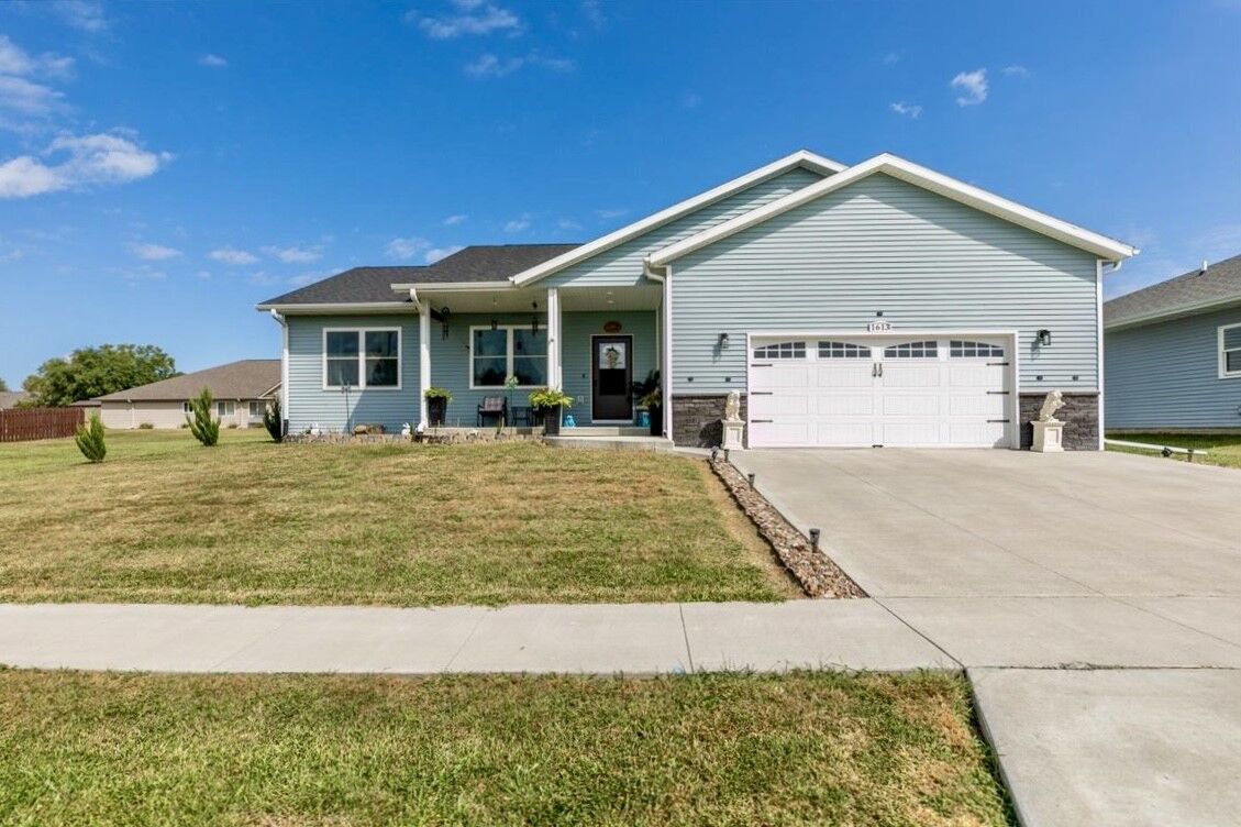 Property Photo: 1613 McKay Drive IA 50138