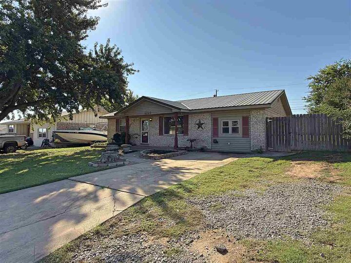 Property Photo: 1210 2nd Place OK 73538